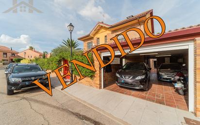 Jardí de Casa o xalet en venda en Griñón amb Aire condicionat, Jardí privat i Parquet