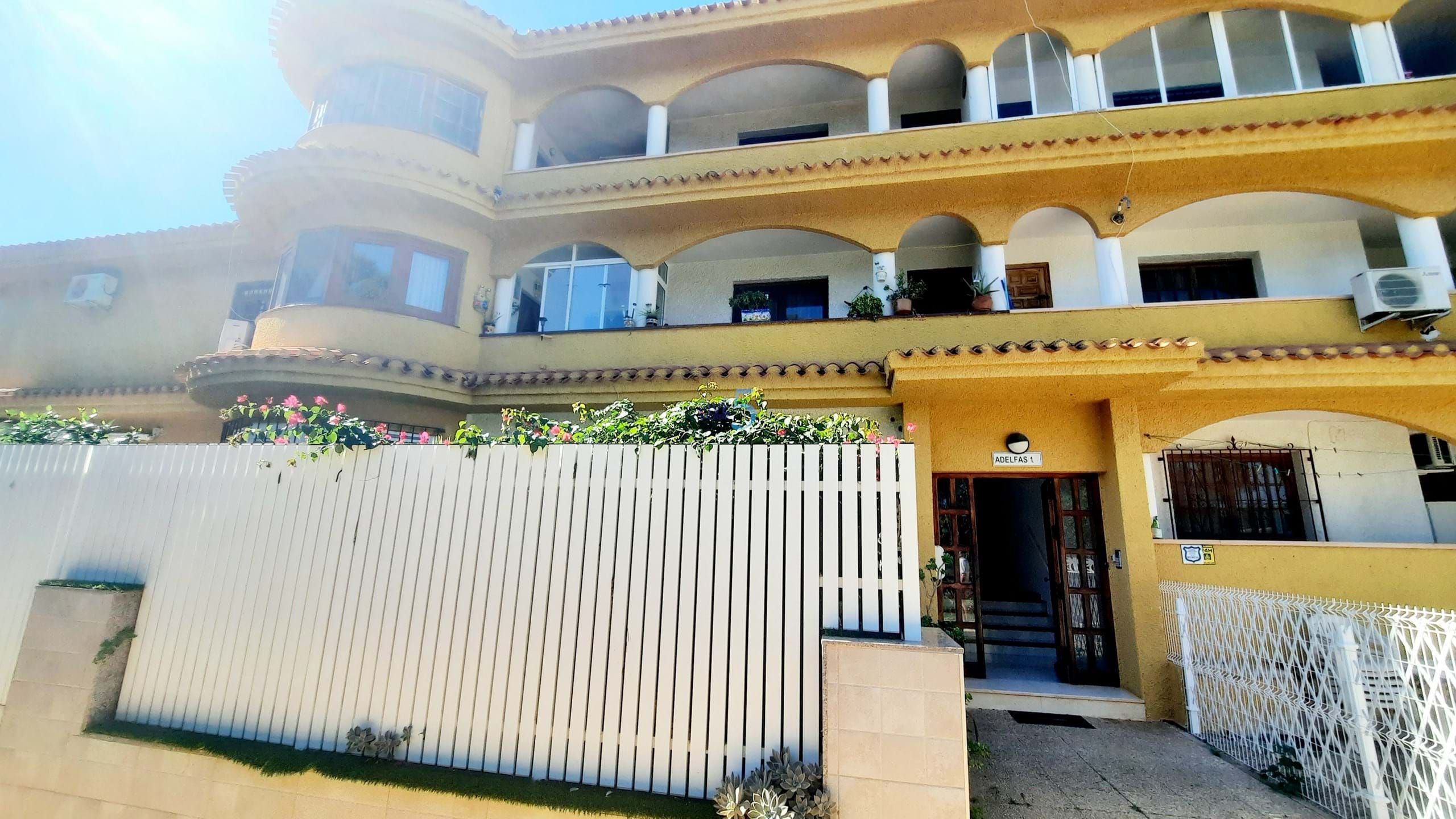 Vista exterior de Pis en venda en Cartagena amb Calefacció, Piscina i Moblat