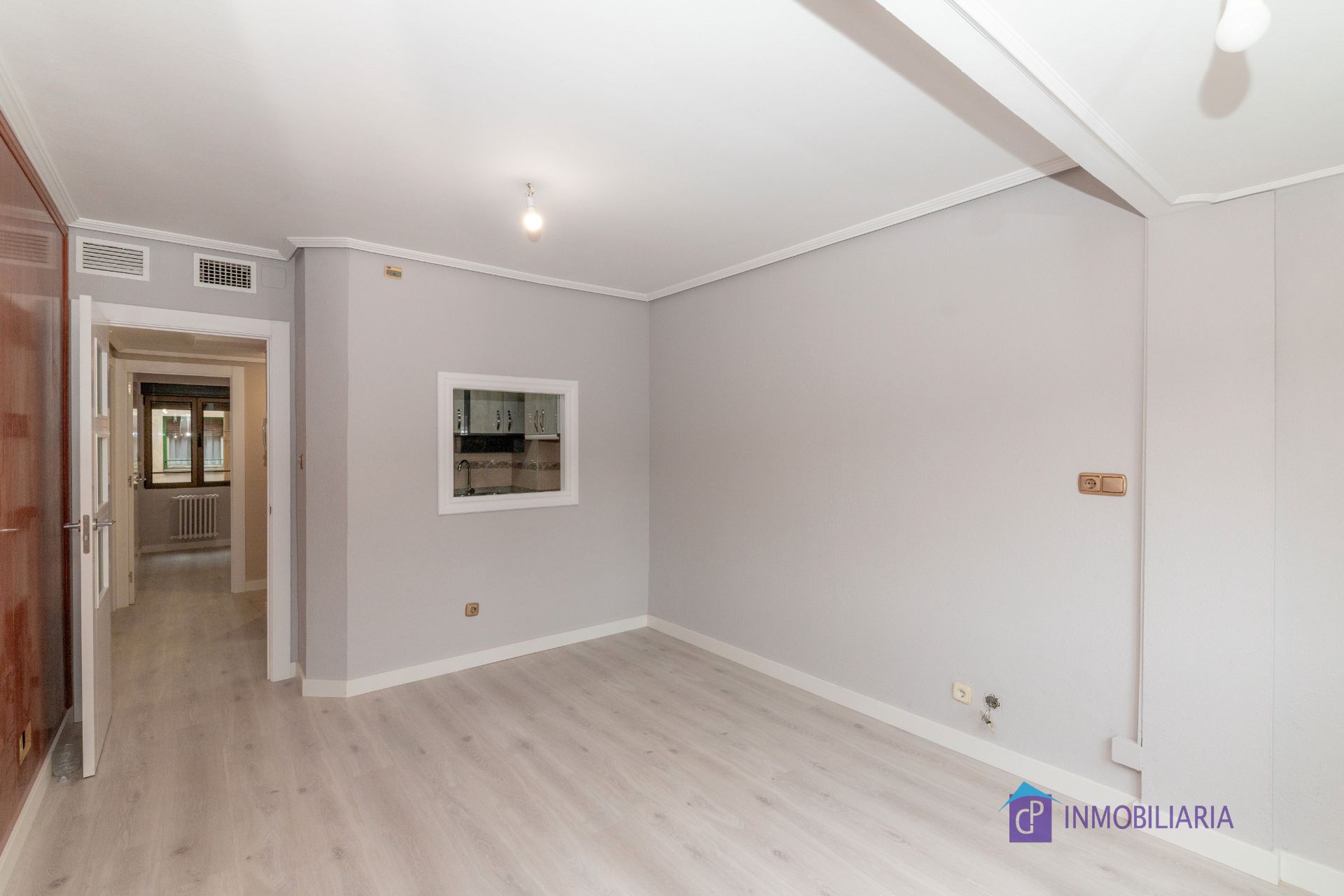 Wohnung zum Verkauf in  Zaragoza Capital mit Klimaanlage, Heizung und Ofen