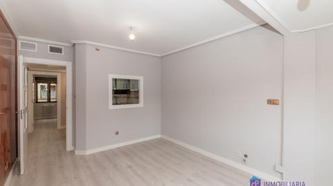 Foto 2 von Wohnung zum Verkauf in Calle de Pedro II el Católico, Barrio del Ave, Zaragoza Capital