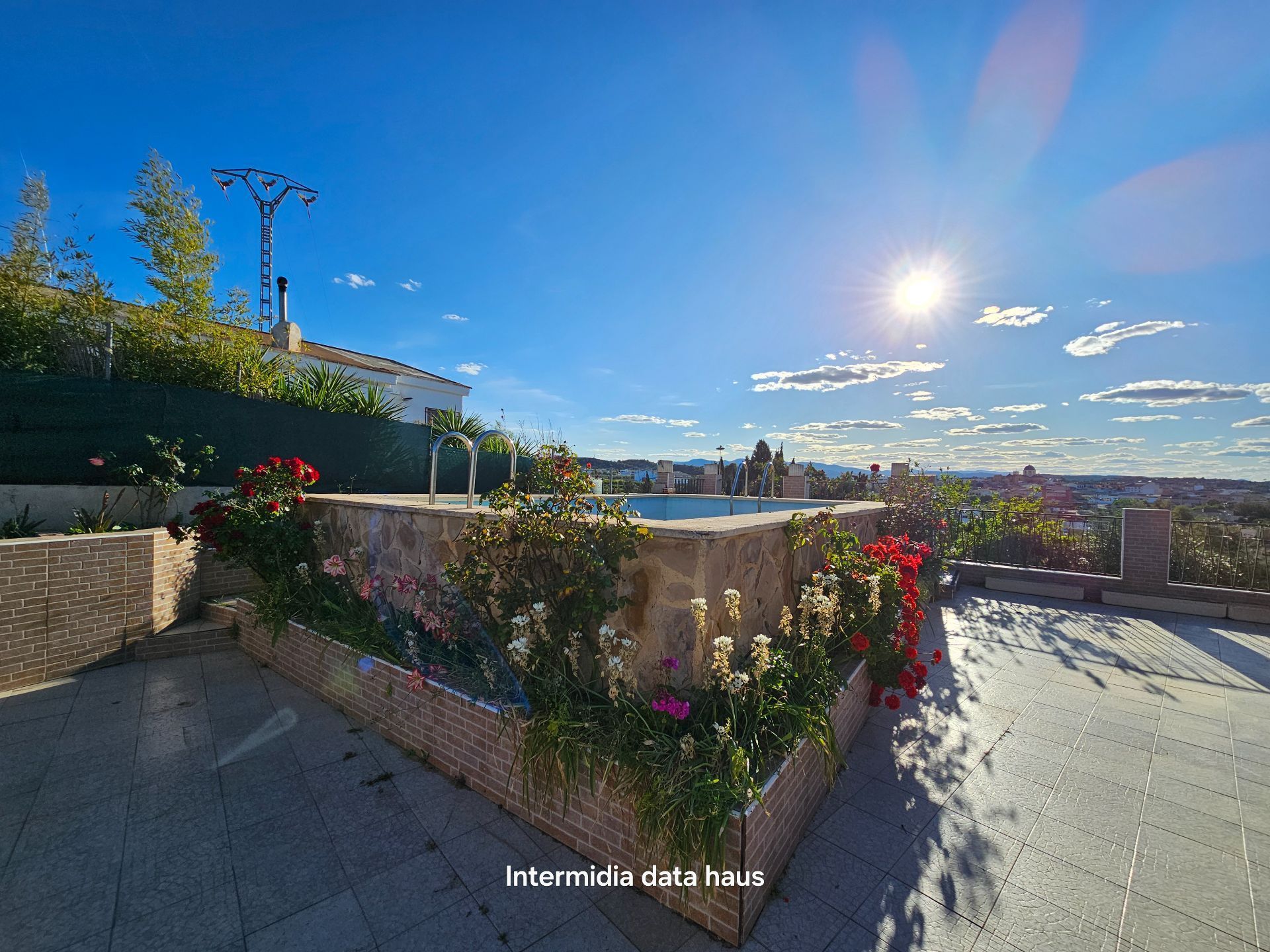 Vista exterior de Casa o xalet en venda en Vilamarxant amb Aire condicionat, Calefacció i Jardí privat