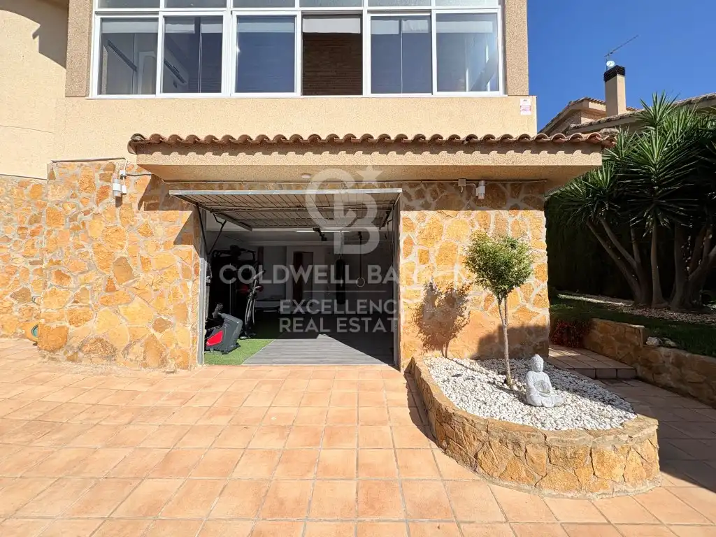 Houses for sale in Calle Goya-La Loma, La Loma