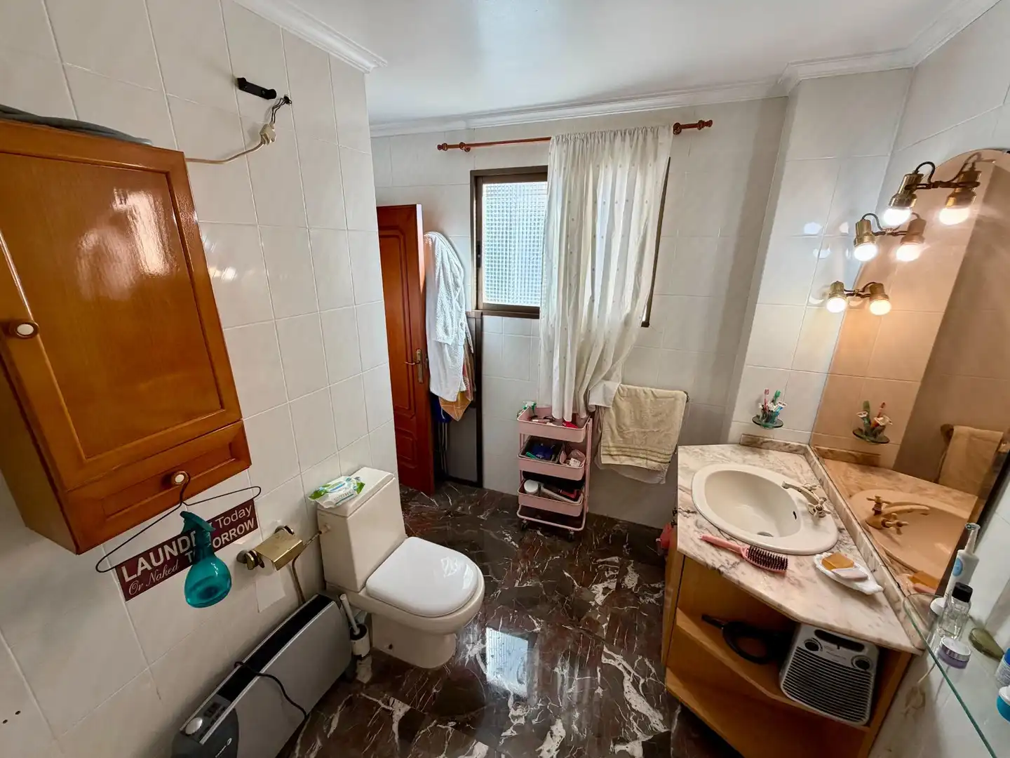 Bathroom of Flat for sale in Silla  with Air Conditioner and Furnished