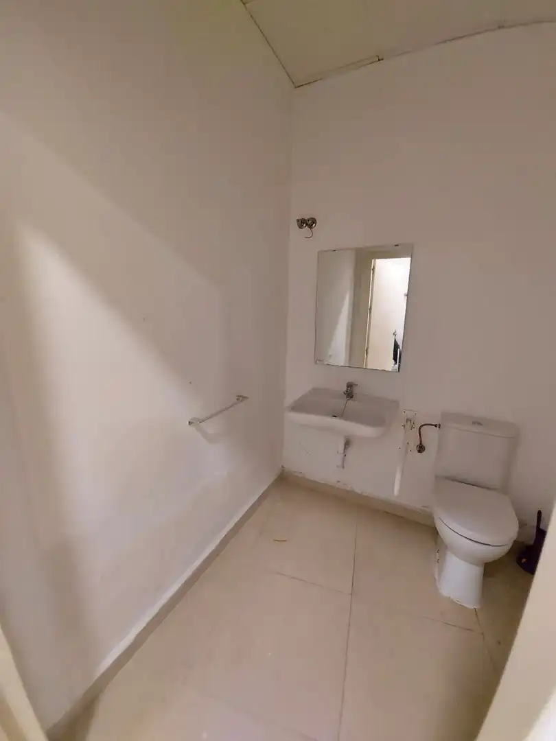 Badezimmer von Geschaftsraum zur Miete in Jaén