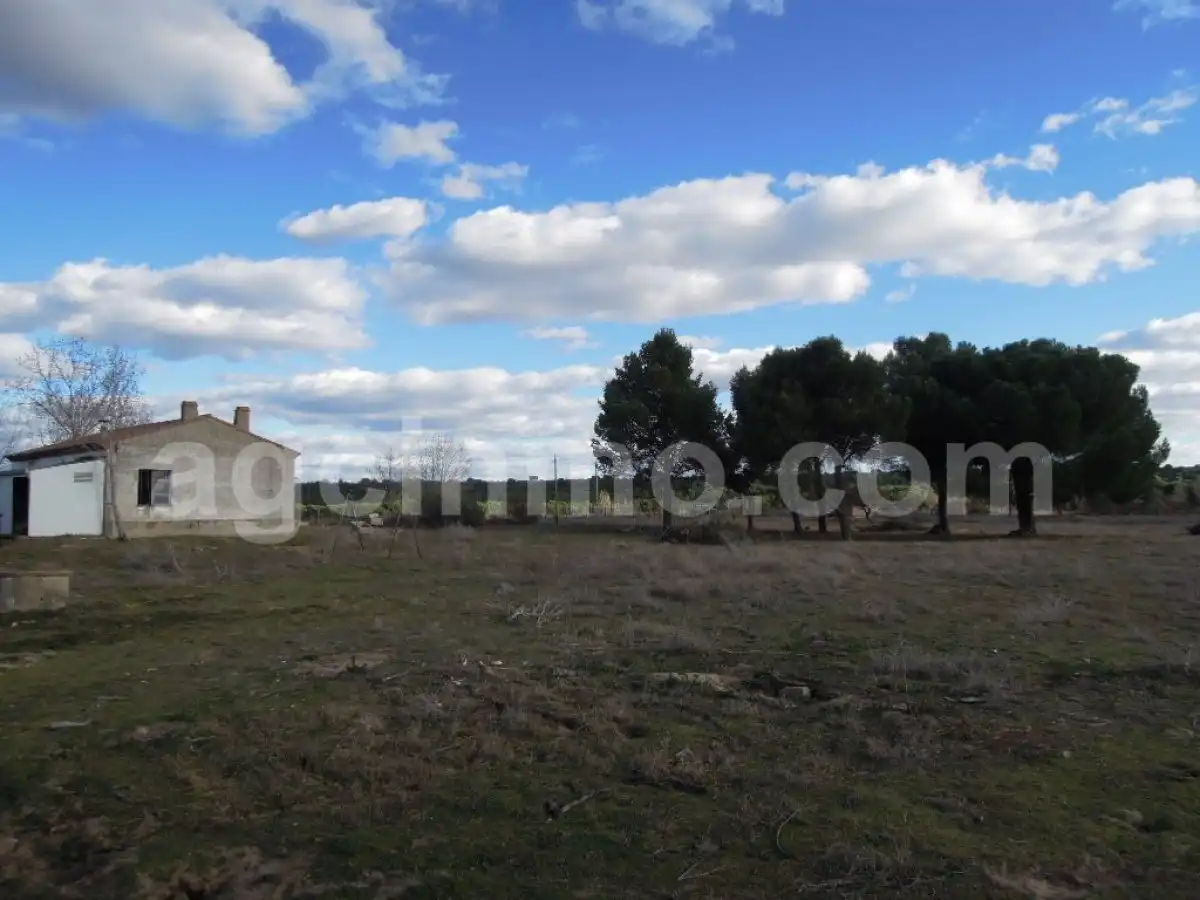 Country homes for sale in Boecillo  with Private garden