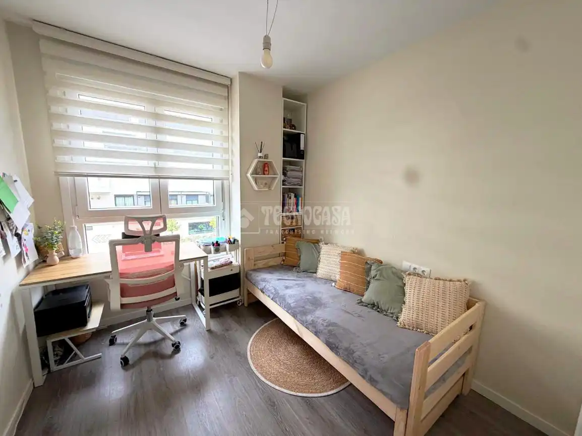 Bedroom of Flat for sale in Madrid  with Air Conditioner, Heating and Terrace