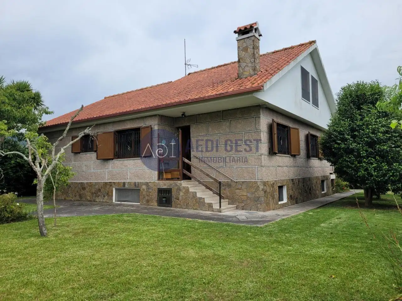 Exterior view of Houses for sale in Nigrán  with Heating, Private garden and Terrace