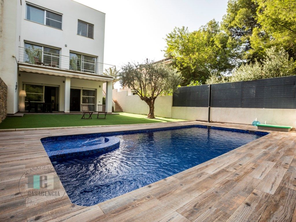 Piscina de Casa adosada de alquiler en Benicasim / Benicàssim con Aire acondicionado, Calefacción y Terraza