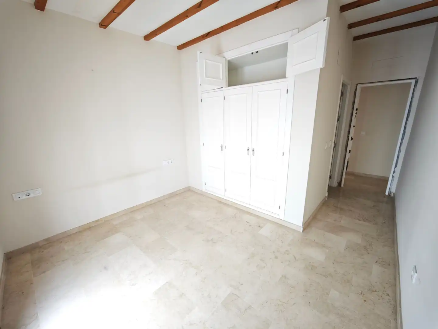 Flat with terrace for sale in Calle Jesús Cautivo 2, imagen 5