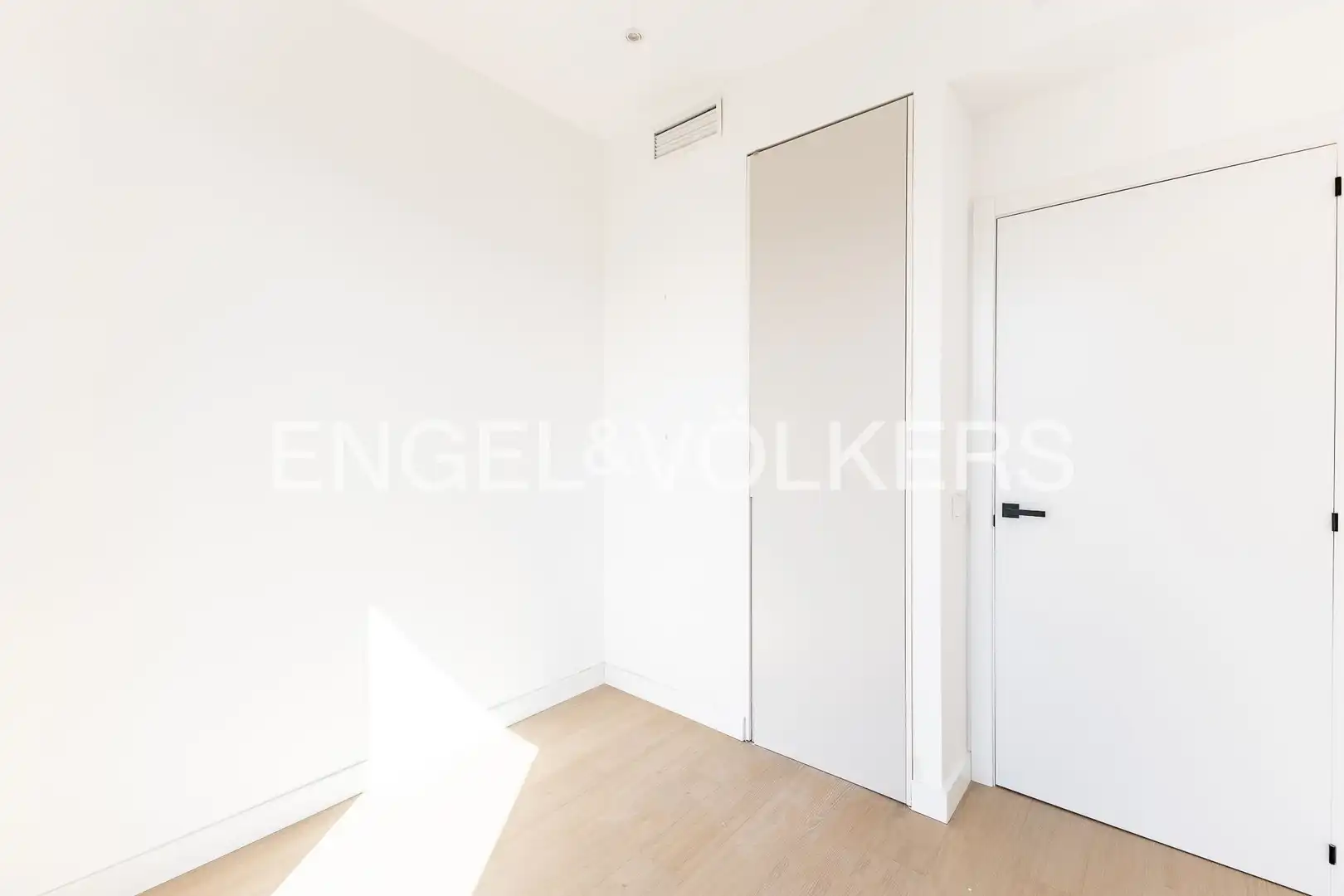 Habitación de Ático en venta en Barcelona con Aire acondicionado, Calefacción y Terraza