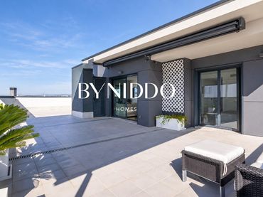 Penthouse with balcony for sale in Carrer BENET MOXO