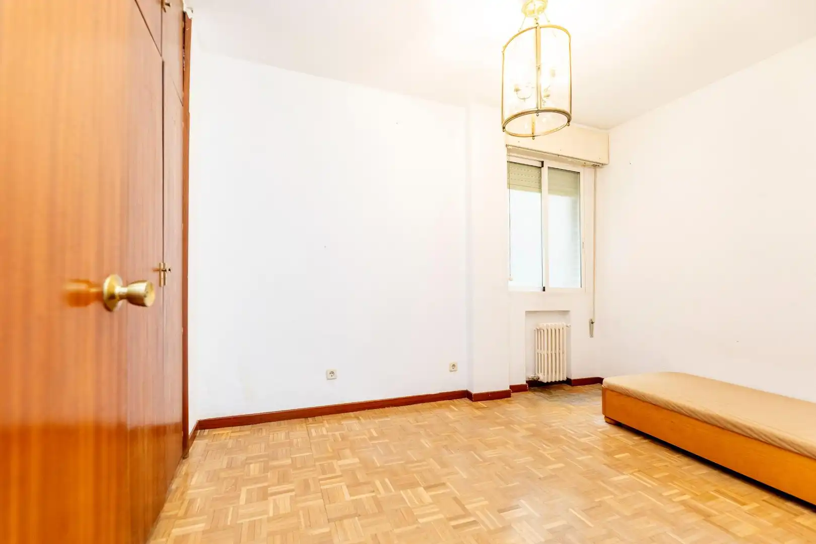 Habitación de Piso en venta en Madrid con Calefacción