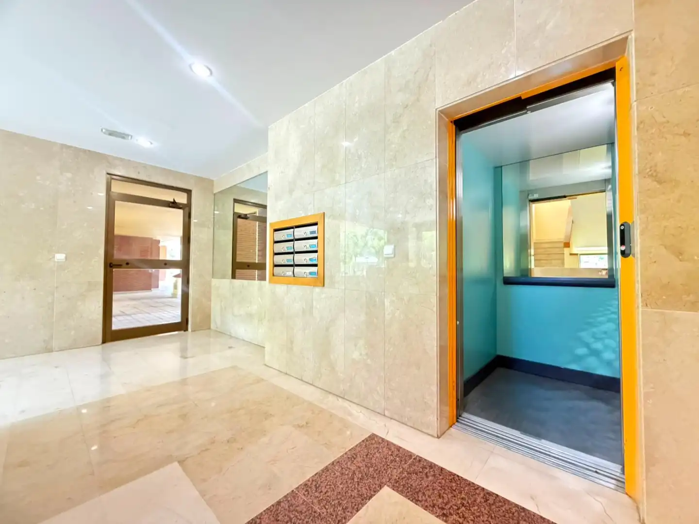 Dúplex en venta en Alicante / Alacant con Aire acondicionado, Calefacción y Terraza