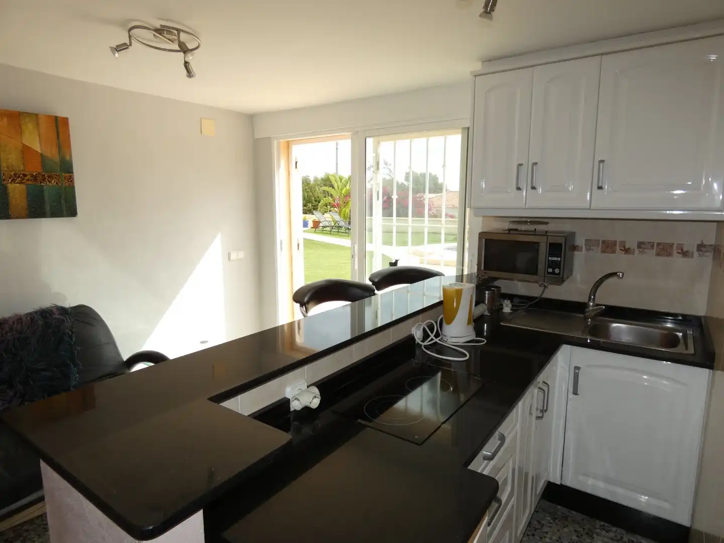 Cocina de Casa o chalet en venta en L'Alfàs del Pi con Aire acondicionado, Calefacción y Jardín privado