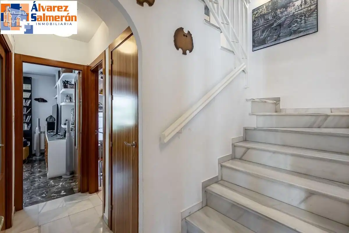 Houses for sale in Altos de la Zubia