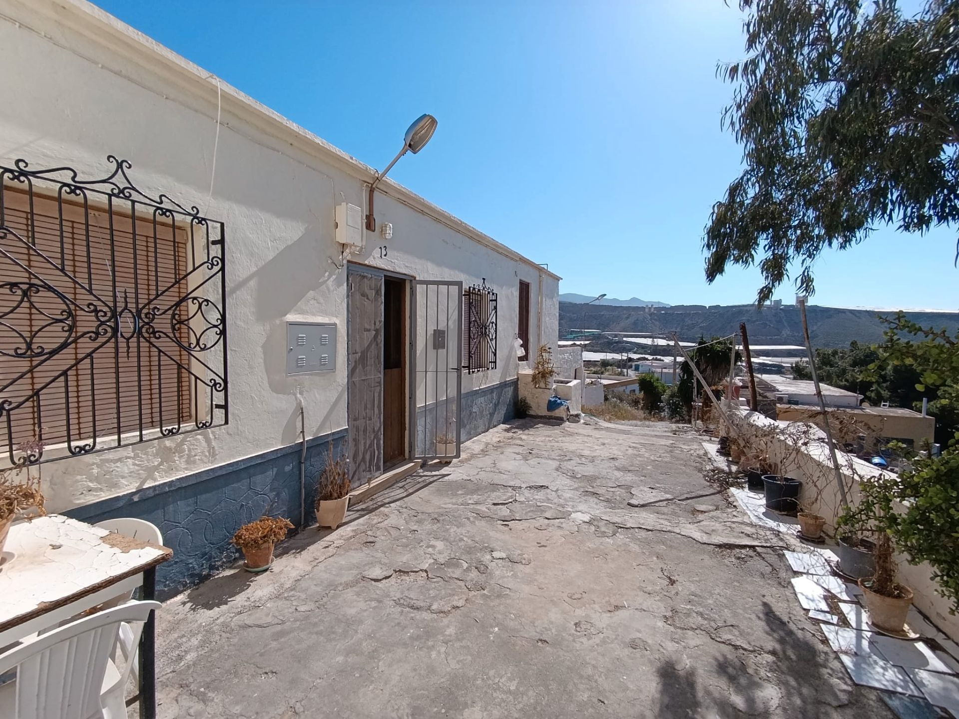 Vista exterior de Finca rústica en venda en Adra amb Moblat