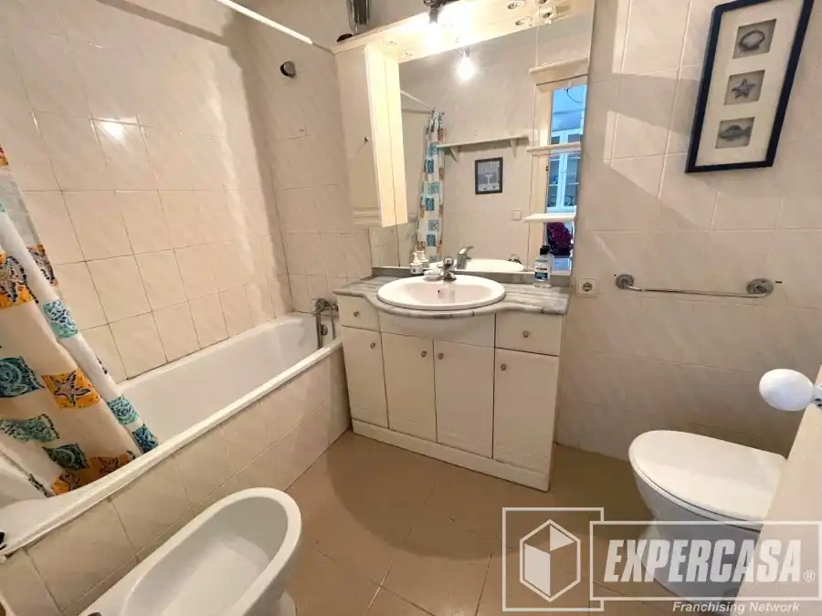 Bany de Apartament de lloguer en Santa Eulària des Riu amb Aire condicionat i Terrassa