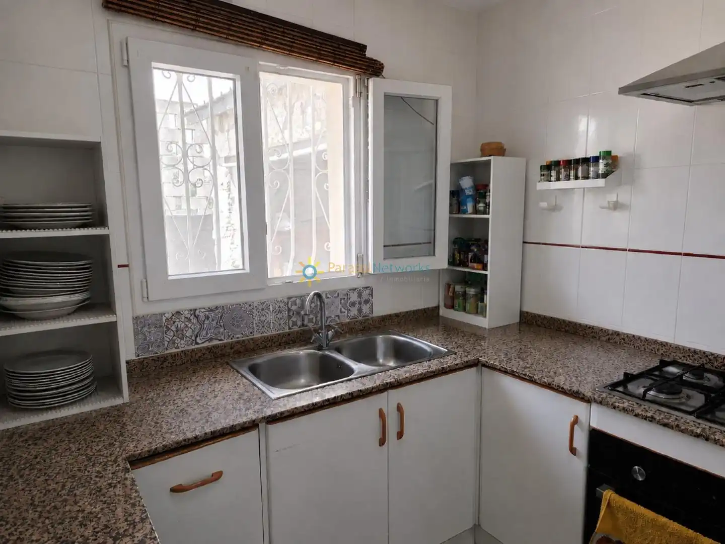 Küche von Haus oder Chalet zum Verkauf in Oliva mit Klimaanlage, Privatgarten und Terrasse