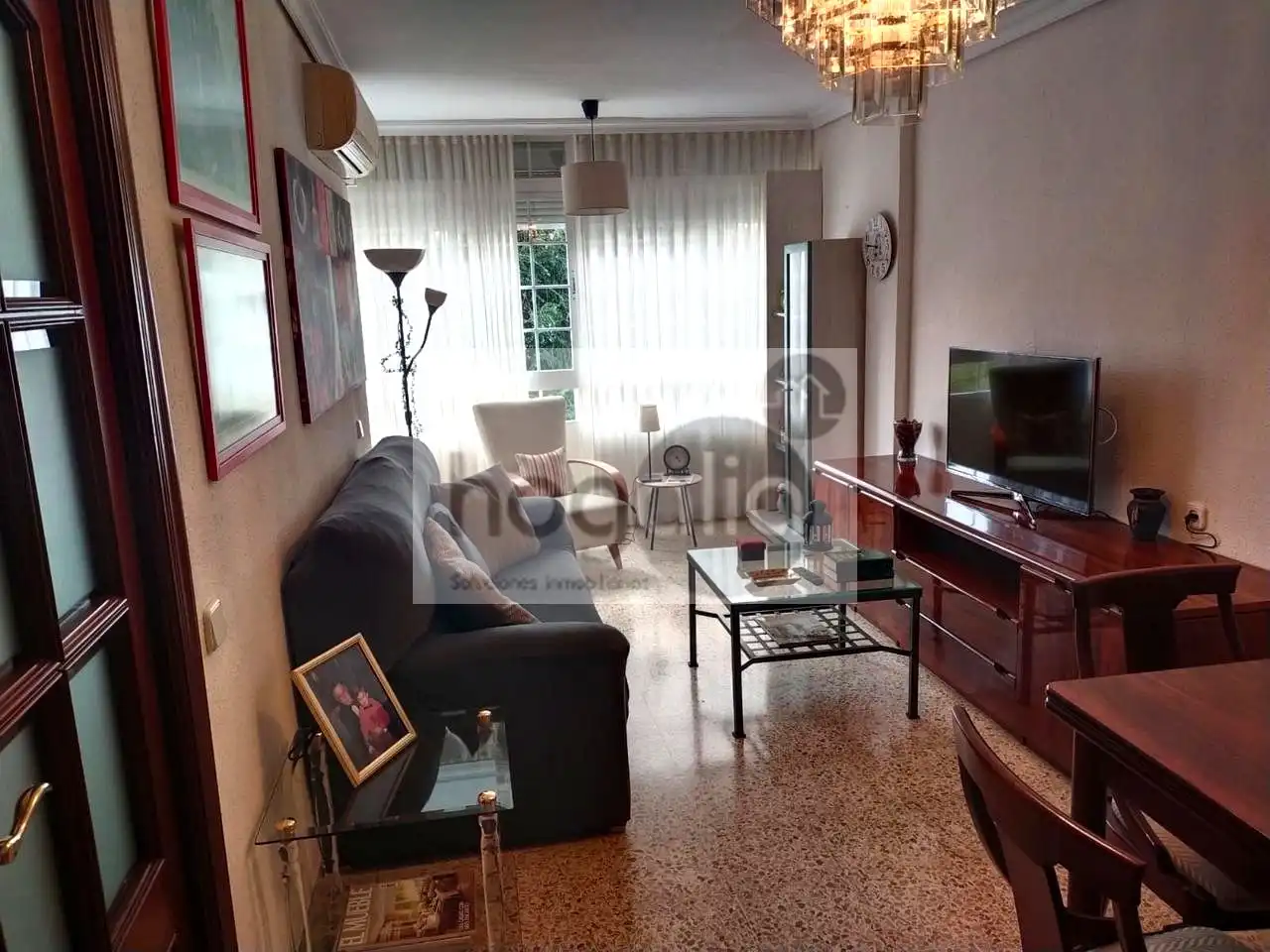 Sala d'estar de Pis de lloguer en Sevilla amb Aire condicionat, Terrassa i Moblat
