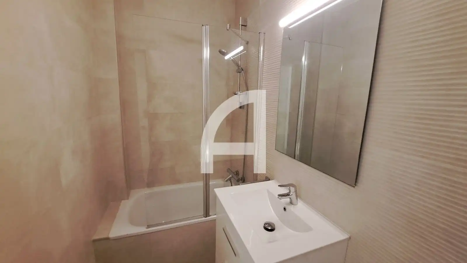 Baño de Piso en venta en Terrassa con Calefacción y Terraza