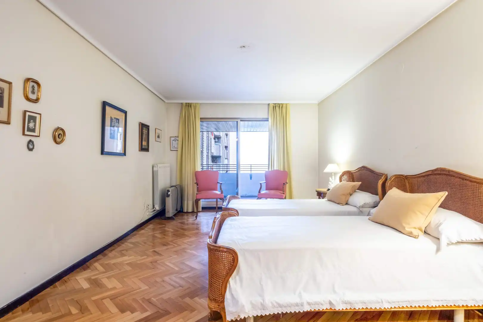 Habitación de Piso en venta en Zaragoza con Calefacción, Terraza y Balcón