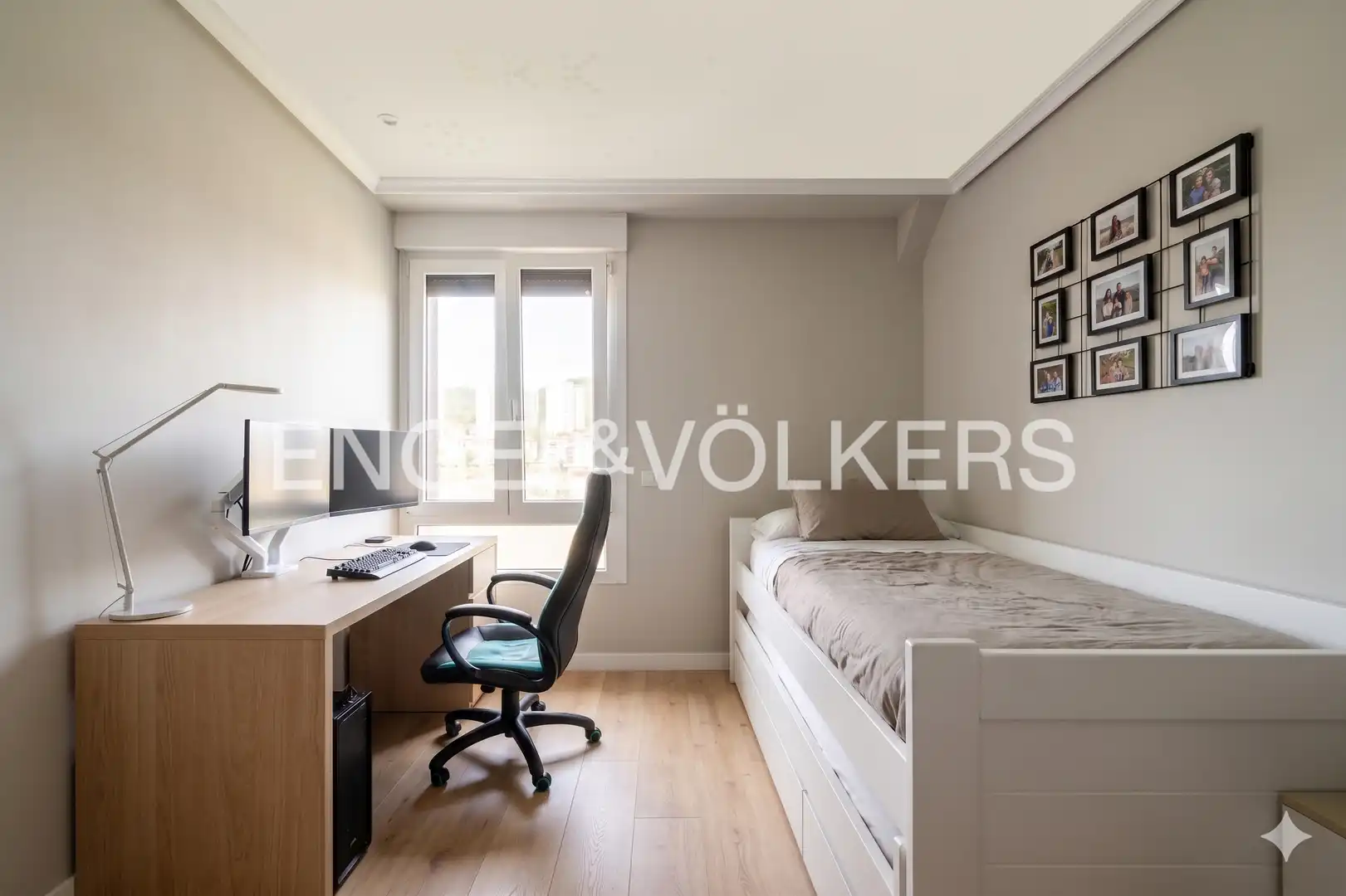 Habitación de Piso en venta en Donostia - San Sebastián  con Calefacción y Balcón