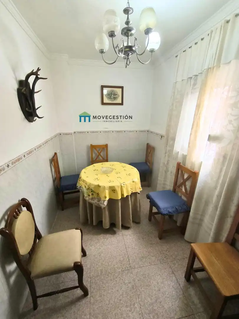 Menjador de Planta baixa en venda en Ubrique amb Moblat