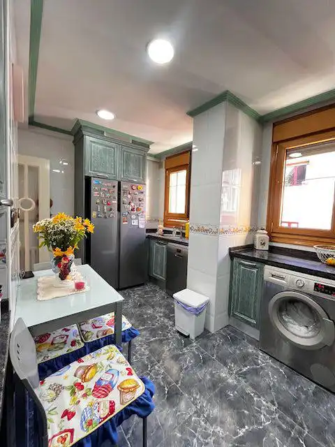 Küche von Wohnung zum Verkauf in Gijón  mit Heizung und Abstellraum