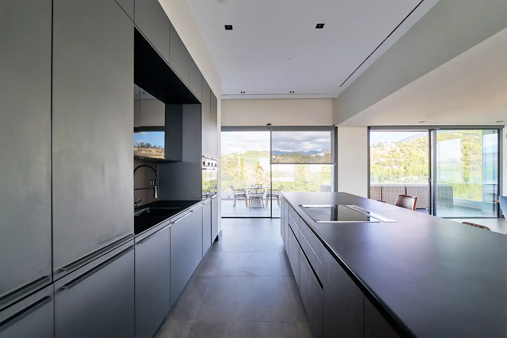 Cocina de Casa o chalet en venta en Benahavís con Aire acondicionado, Calefacción y Jardín privado