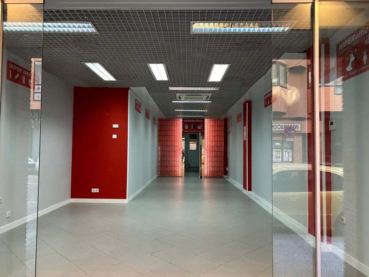 Local comercial de lloguer a Miguel De Cervantes, imagen 4
