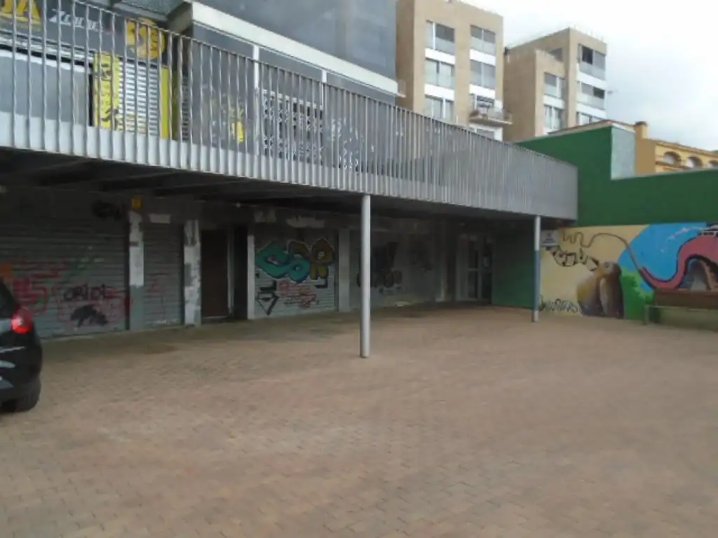 Business premises for sale in Plaza Marta Mata