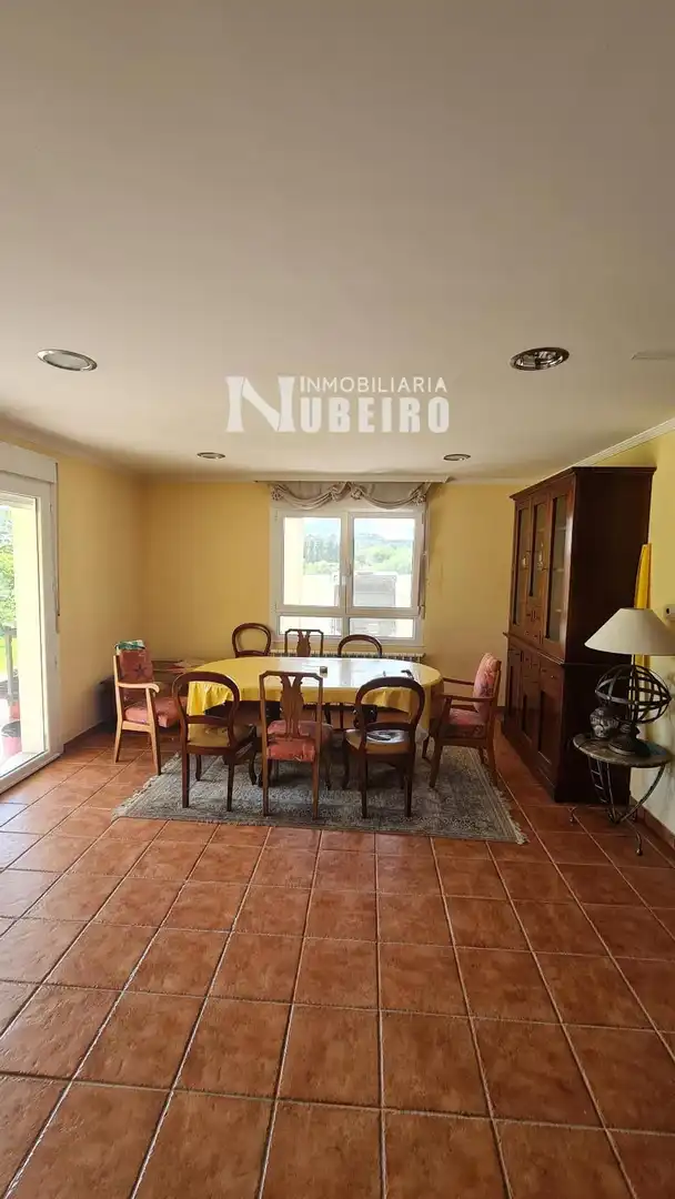 Menjador de Casa o xalet en venda en Lugo amb Calefacció i Moblat