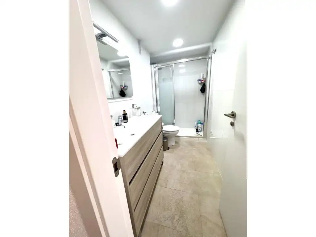 Baño de Apartamento de alquiler en Benicasim / Benicàssim con Terraza, Amueblado y Horno