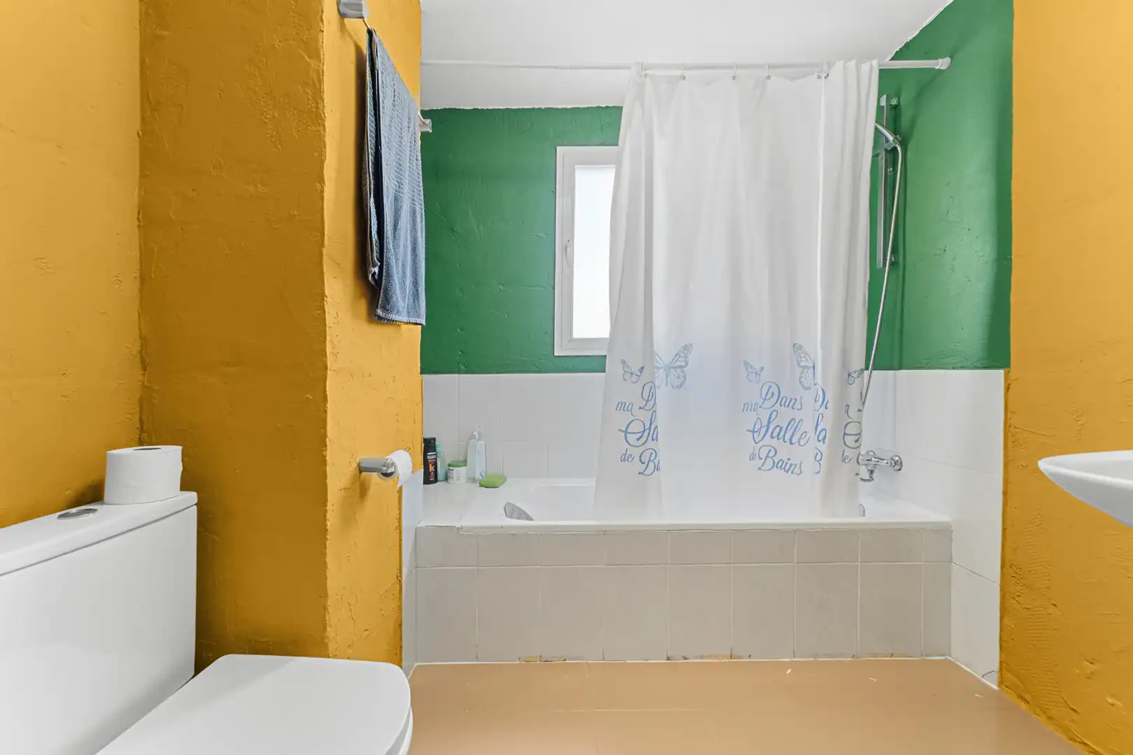 Bathroom of Duplexes for sale in Málaga  with Air Conditioner, Terrace and Storage room