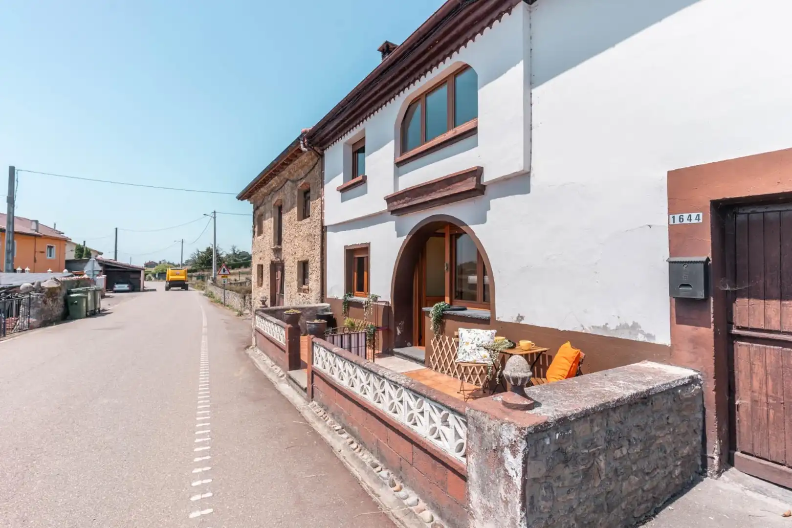 Vista exterior de Casa o chalet en venta en Sariego con Calefacción, Terraza y Amueblado