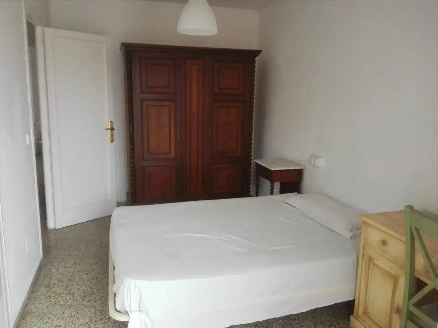 Bedroom of Flat for rent in Llevant