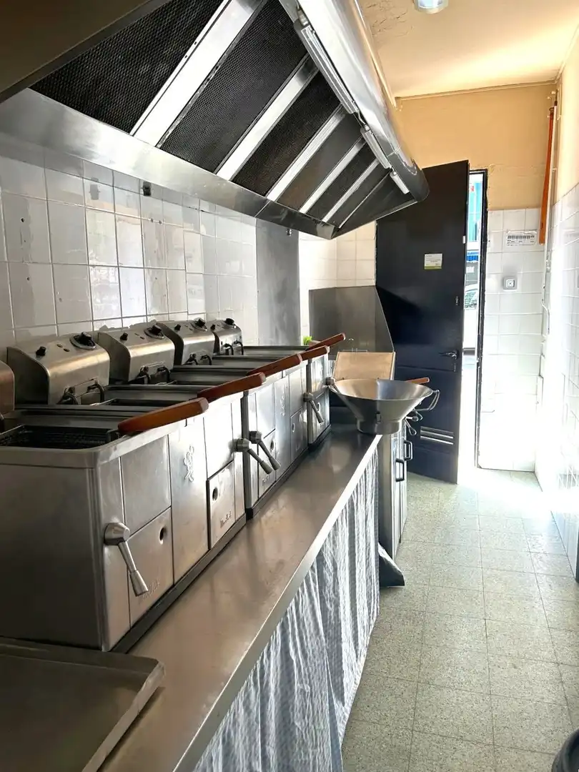 Küche von Geschaftsraum zum Verkauf in Blanes mit Terrasse