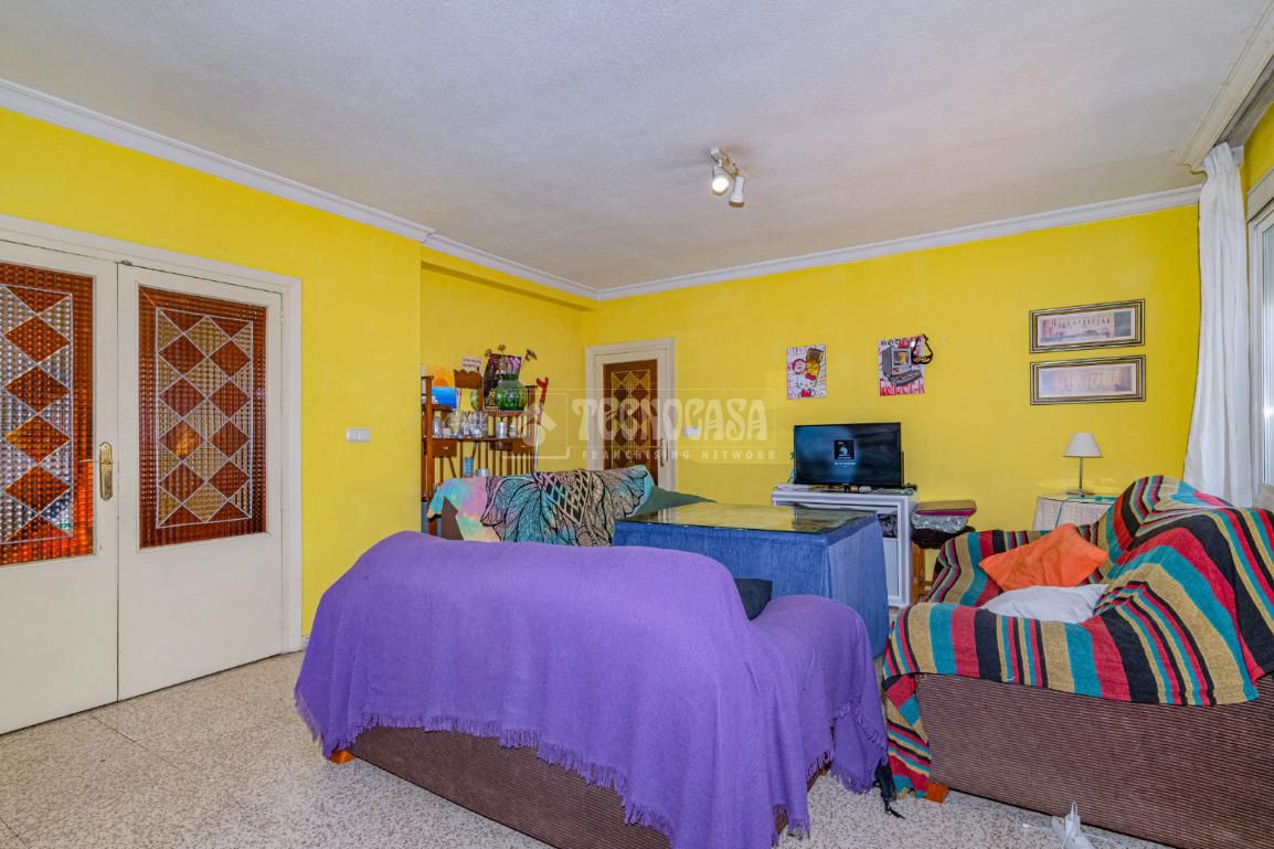 Living room of Flat for sale in  Granada Capital