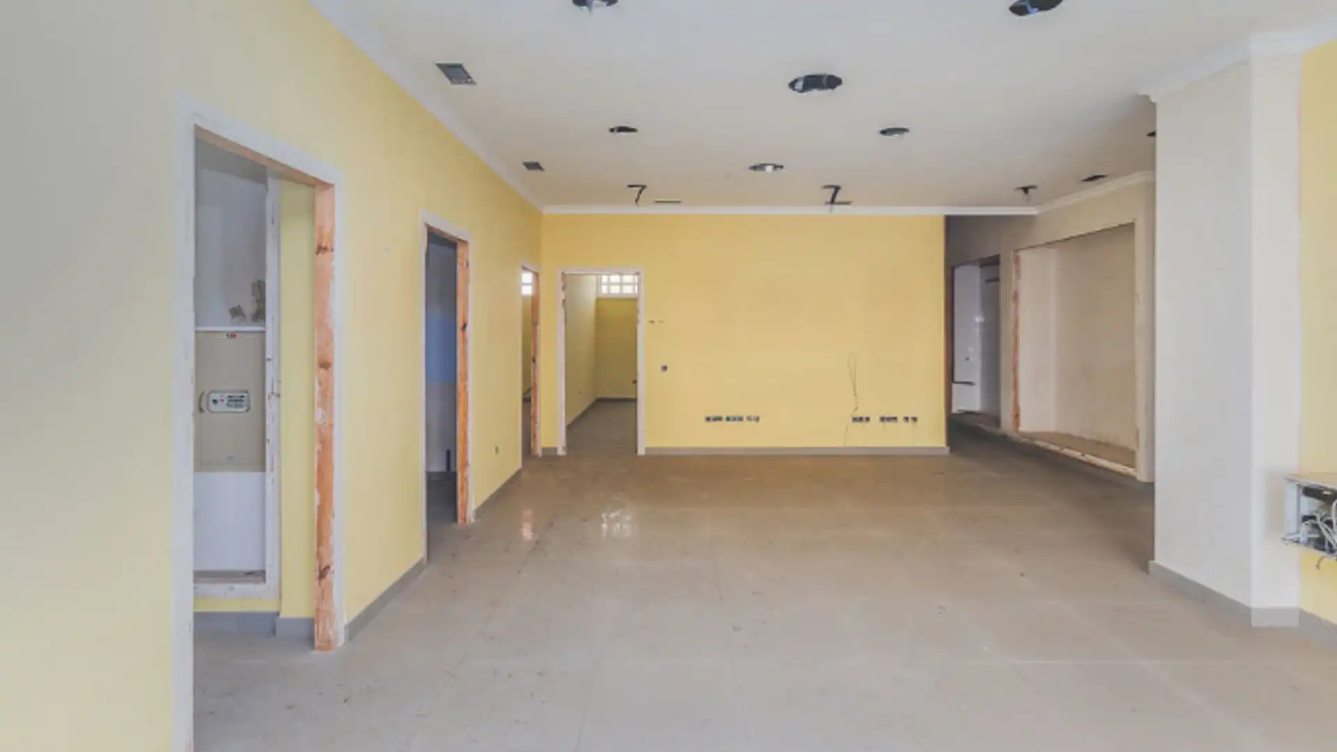 Premises for sale in Roquetas de Mar