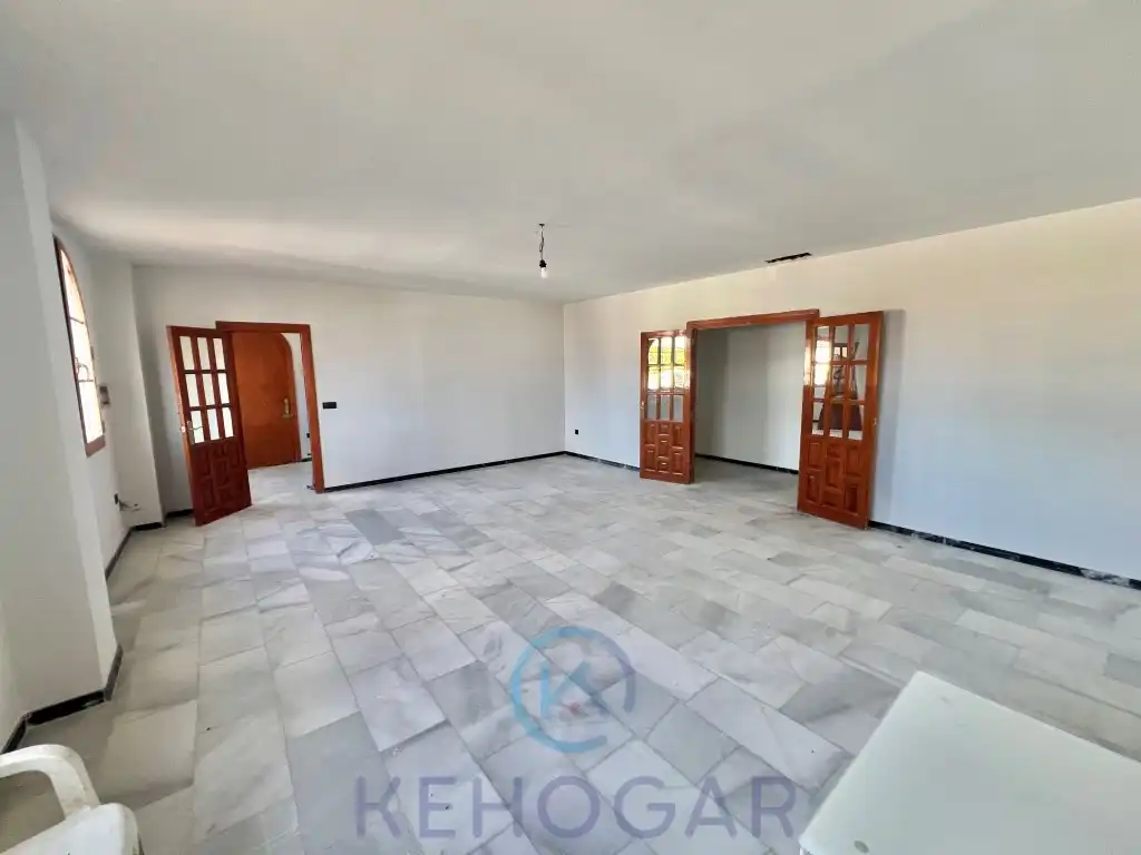 Sala de estar de Casa o chalet en venta en Dos Hermanas con Piscina