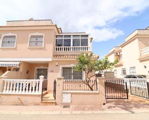 Single-family semi-detached to rent in Calle Ortosa, La Regia