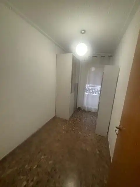 Habitación de Piso de alquiler en Elche / Elx con Aire acondicionado, Amueblado y Balcón
