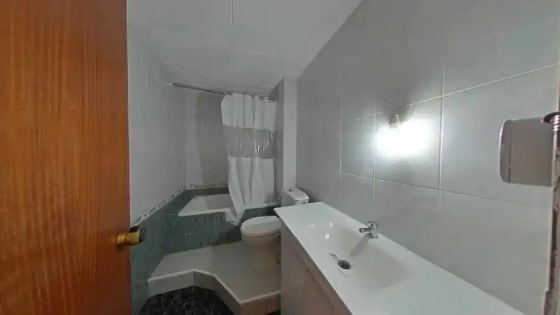 Bathroom of Flat for sale in Sant Vicenç Dels Horts