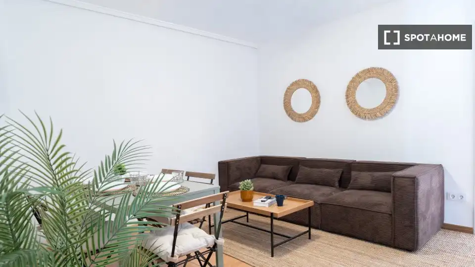 Living room of Flat for rent in Madrid  with Air Conditioner, Heating and Furnished
