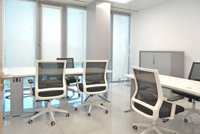 Oficina en Alquiler en Plaza de Europa, 3 en El Clavín - Valdeluz