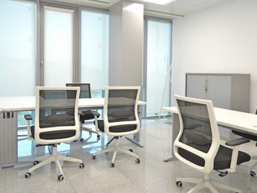 Office space with lift to rent in Plaza de Europa 3