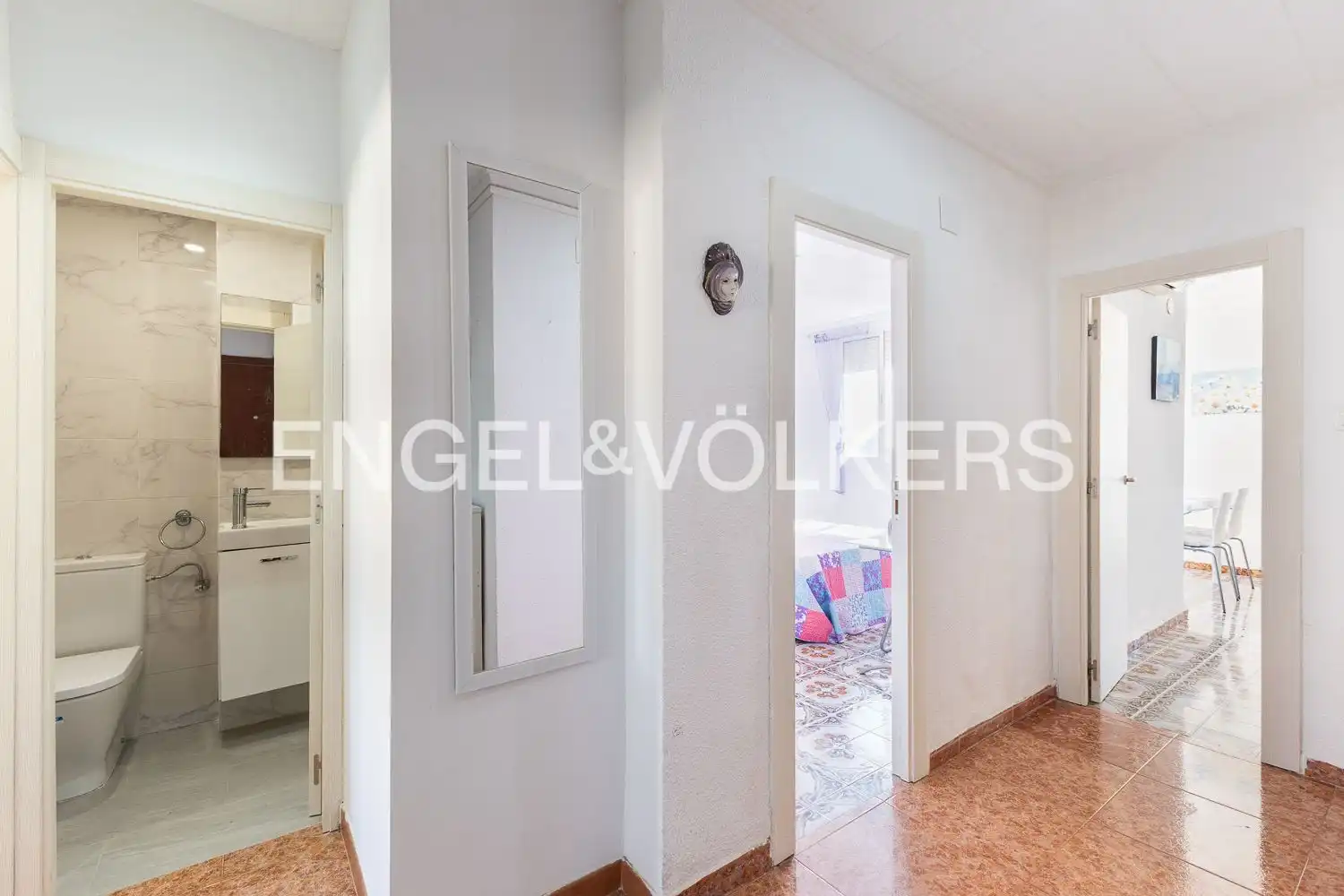 Flat for sale in Valencia  with Air Conditioner and Heating