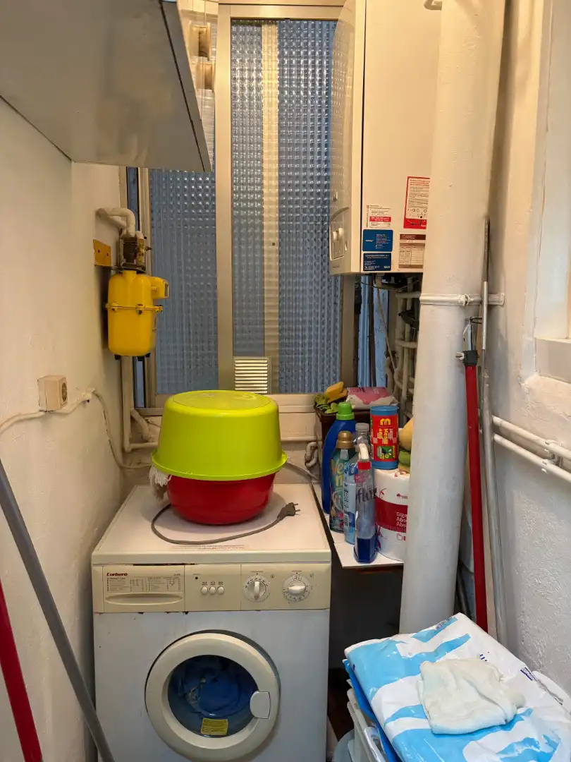 Piso en venta en L'Hospitalet de Llobregat con Calefacción, Horno y Alarma