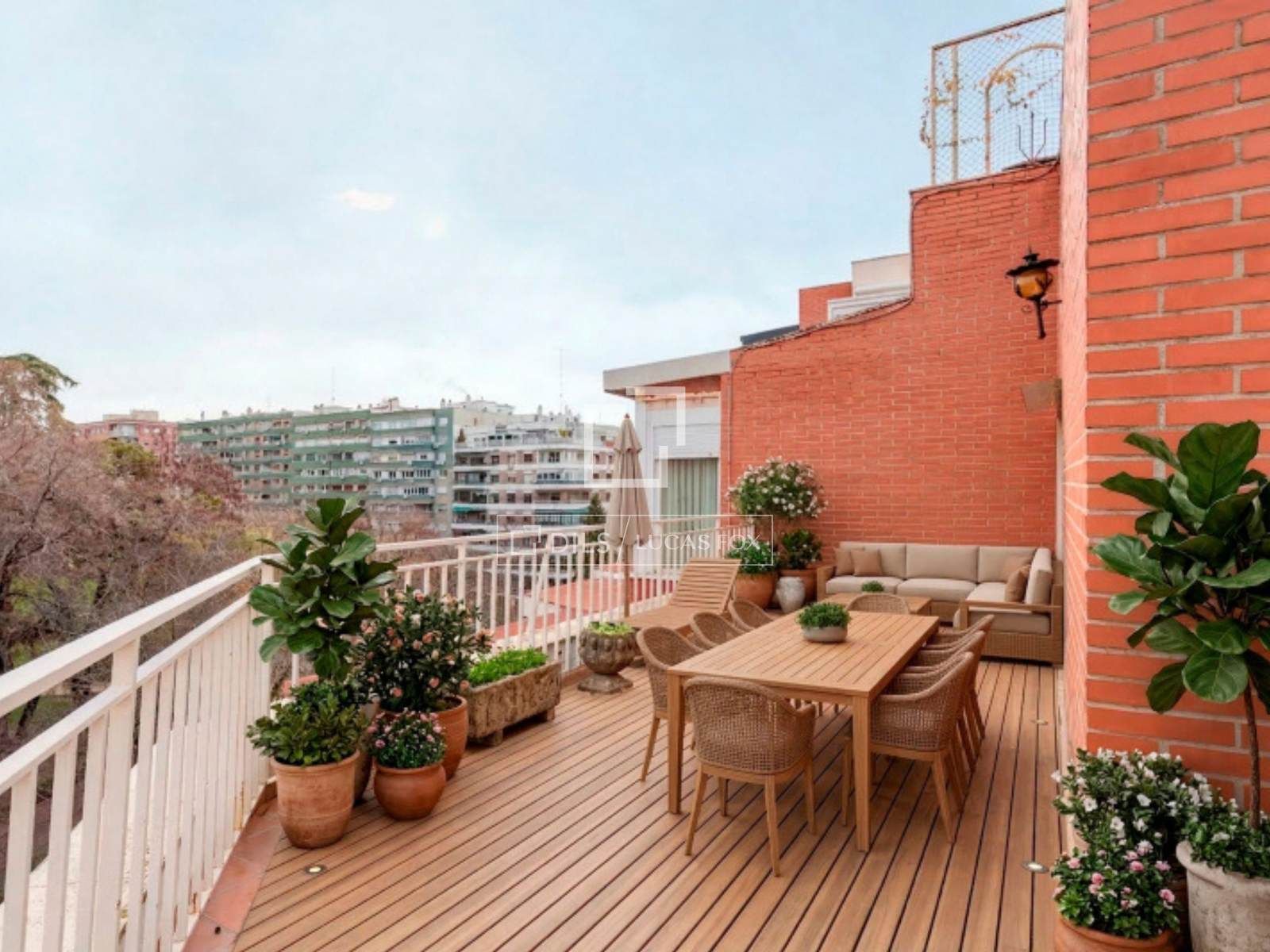 Terraza de Ático en venta en  Madrid Capital con Aire acondicionado, Calefacción y Balcón