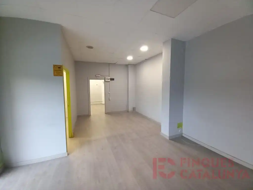 Local commercial à vendre à Carrer del Riu Güell, imagen 3
